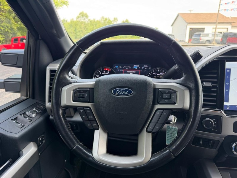Ford Super Duty F-250 SRW Vehicle Image 09