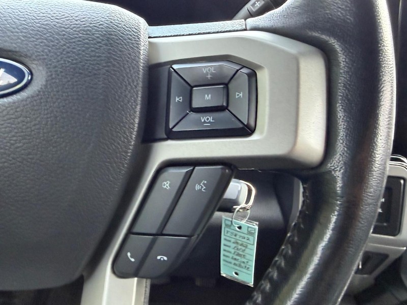 Ford Super Duty F-250 SRW Vehicle Image 11