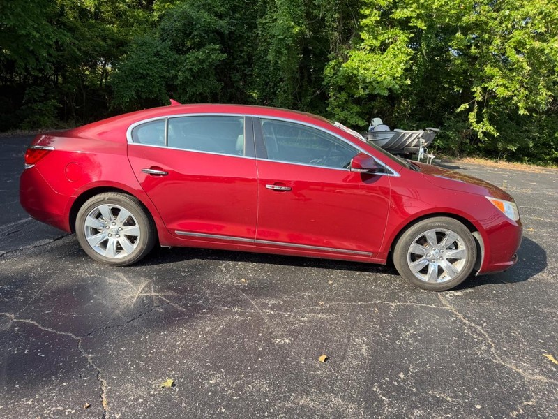 Buick LaCrosse Vehicle Image 02