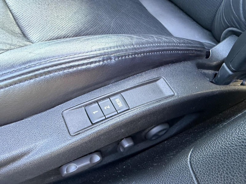 Buick LaCrosse Vehicle Image 21