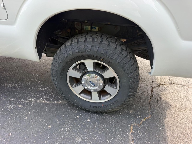 Ford Super Duty F-250 SRW Vehicle Image 06