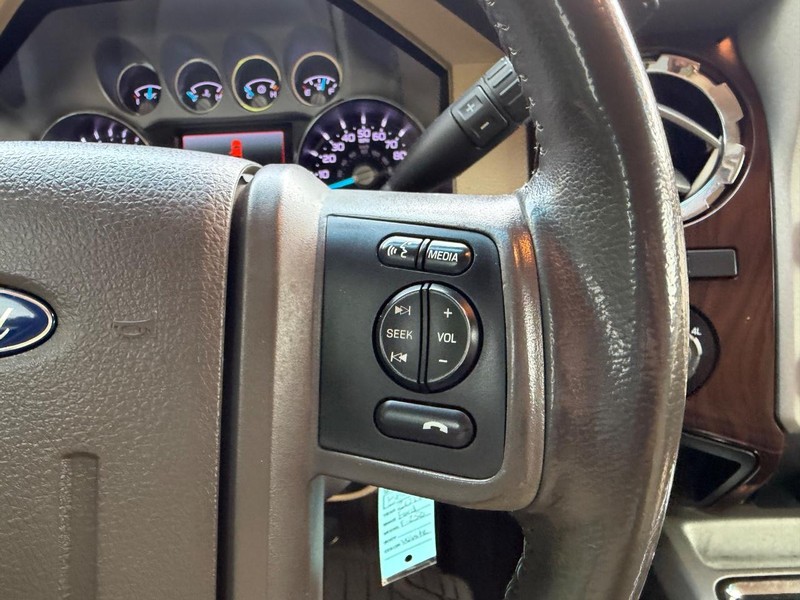 Ford Super Duty F-250 SRW Vehicle Image 11