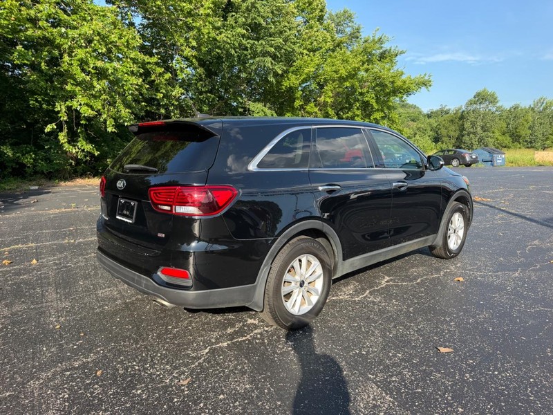 Kia Sorento Vehicle Image 03