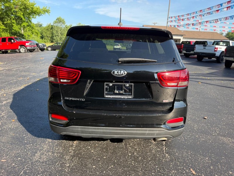 Kia Sorento Vehicle Image 04