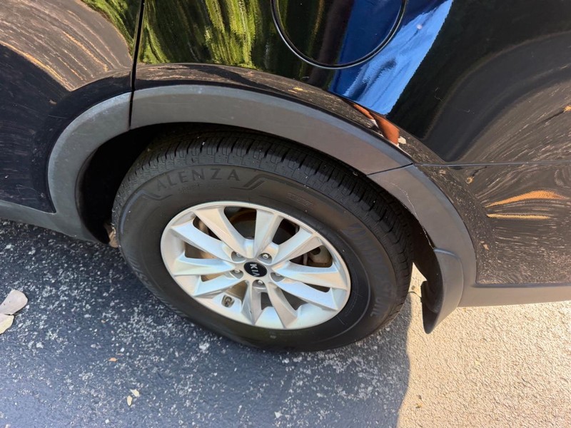 Kia Sorento Vehicle Image 06