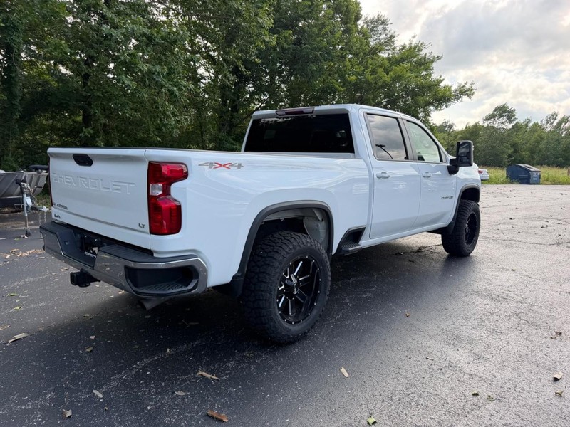 Chevrolet Silverado 2500HD Vehicle Image 03