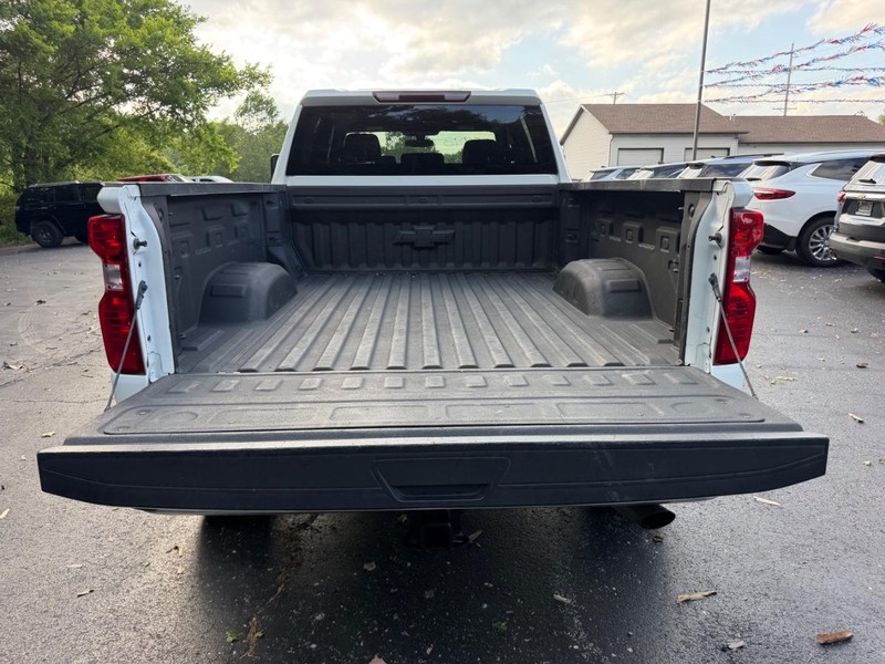 Chevrolet Silverado 2500HD Vehicle Image 05