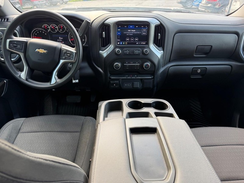 Chevrolet Silverado 2500HD Vehicle Image 08