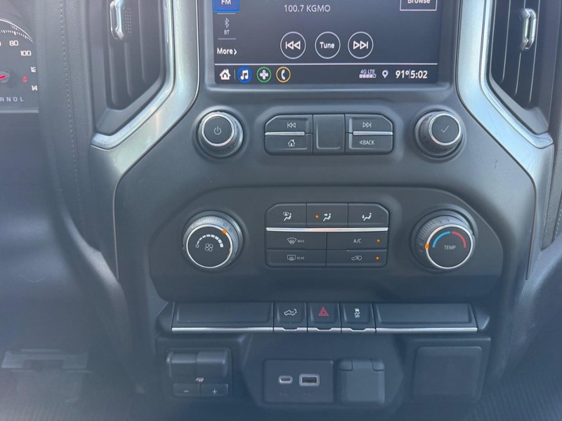 Chevrolet Silverado 2500HD Vehicle Image 13