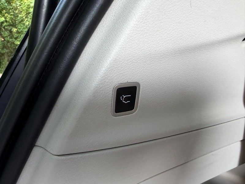 Chrysler Pacifica Vehicle Image 06