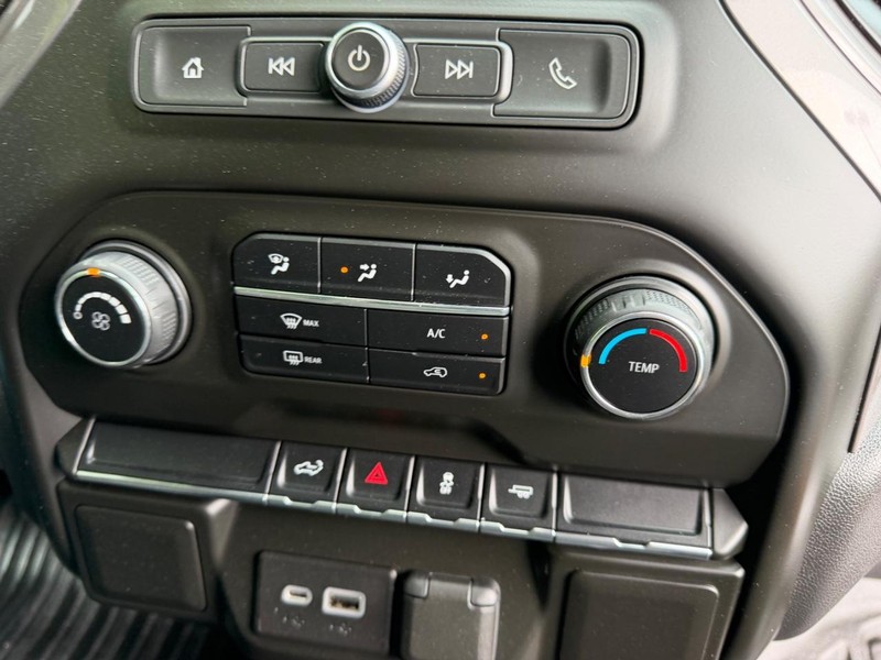 Chevrolet Silverado 1500 Vehicle Image 11