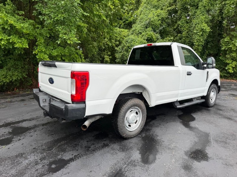 Ford Super Duty F-250 SRW Vehicle Image 03