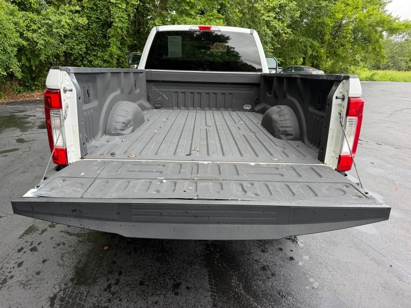 Ford Super Duty F-250 SRW Vehicle Image 05