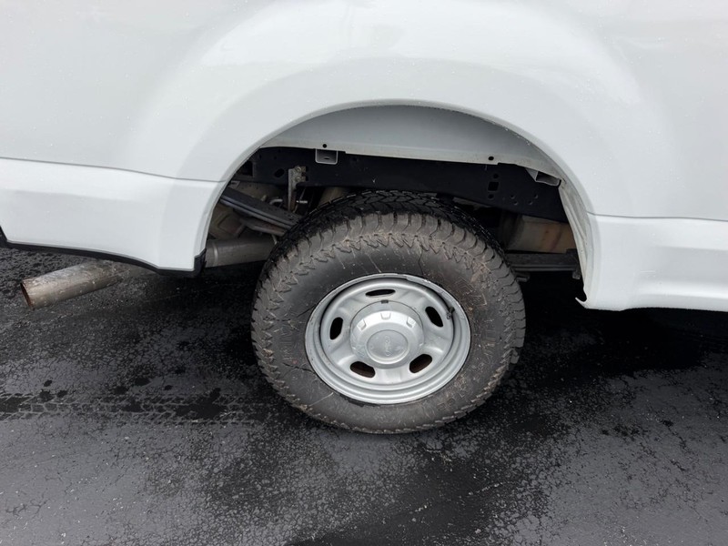 Ford Super Duty F-250 SRW Vehicle Image 06