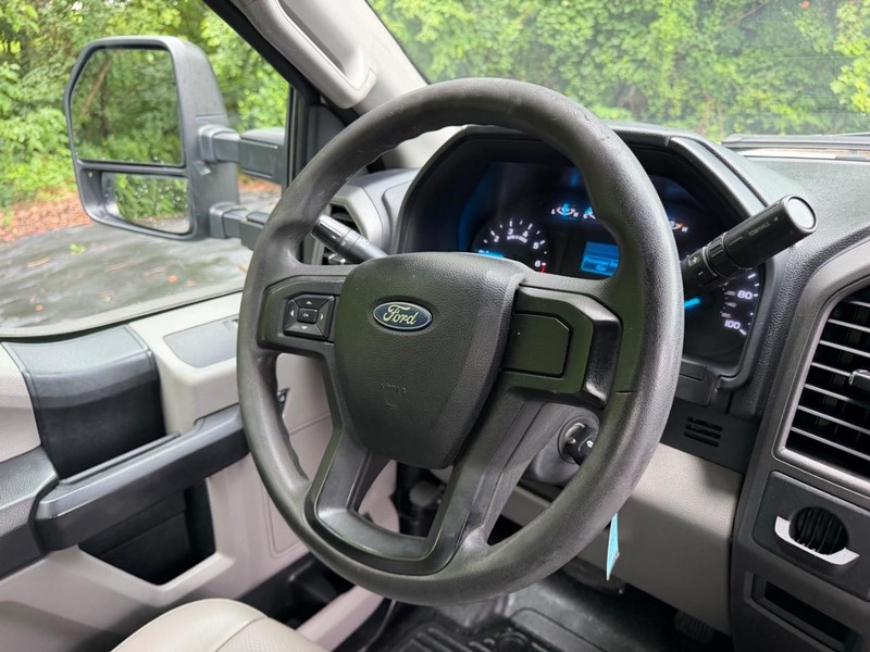Ford Super Duty F-250 SRW Vehicle Image 08