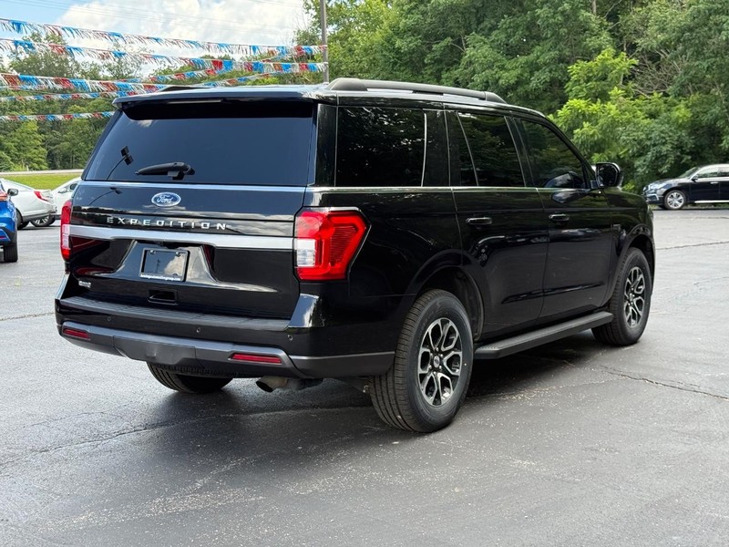 Ford Expedition Vehicle Image 03