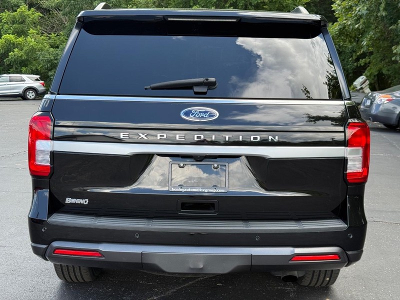 Ford Expedition Vehicle Image 12