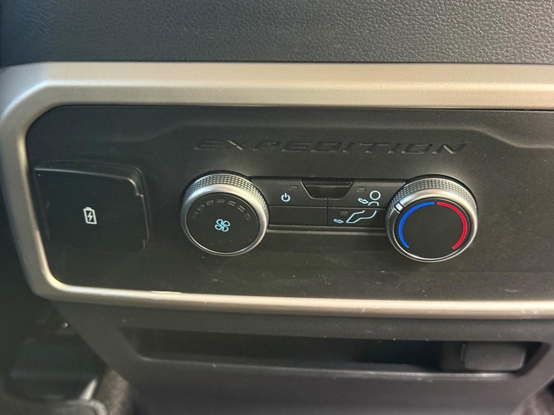 Ford Expedition Vehicle Image 19