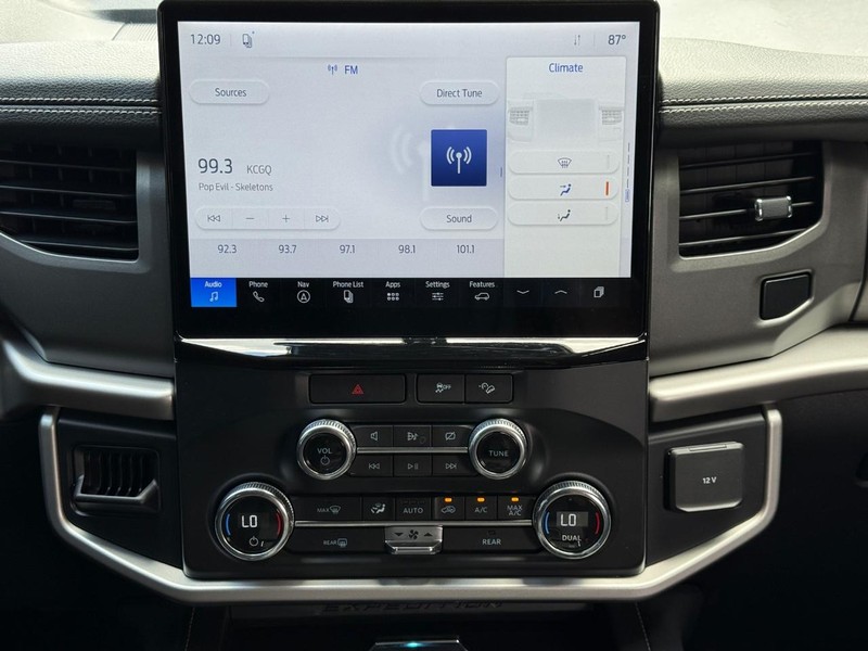 Ford Expedition Vehicle Image 22