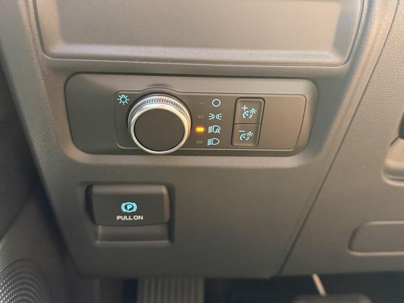 Ford Expedition Vehicle Image 26