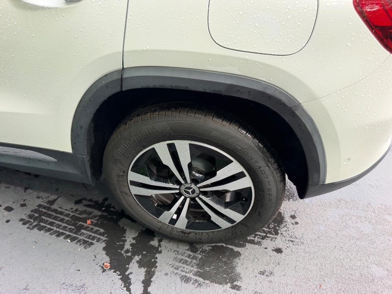 Mercedes-Benz GLA Vehicle Image 07