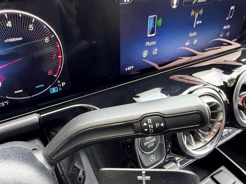Mercedes-Benz GLA Vehicle Image 15