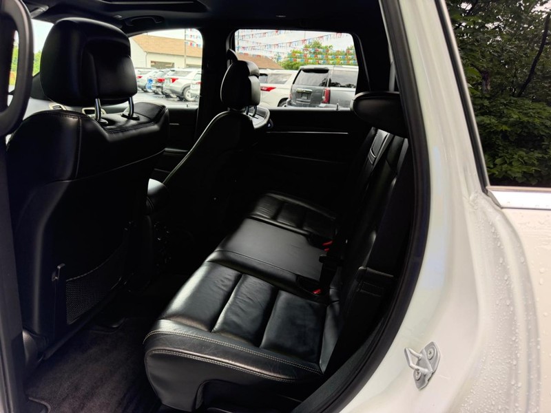 Jeep Grand Cherokee Vehicle Image 08