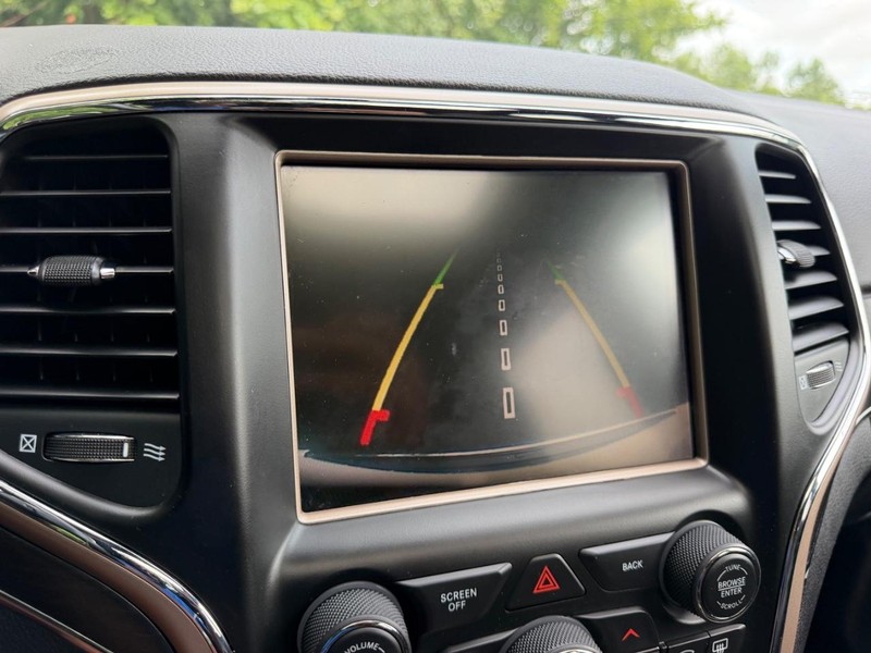 Jeep Grand Cherokee Vehicle Image 22