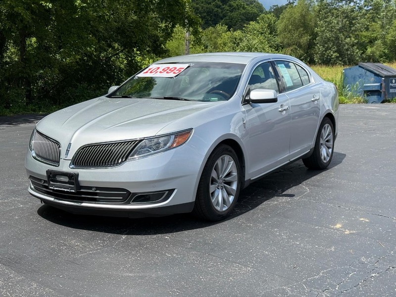 Lincoln MKS Vehicle Image 08