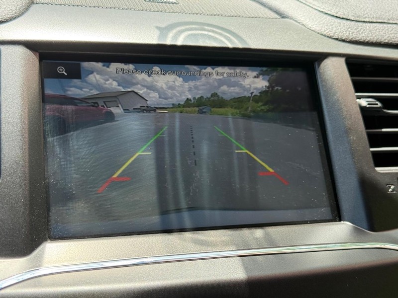 Lincoln MKS Vehicle Image 21