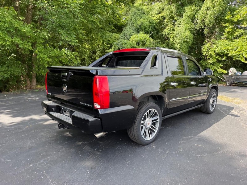 Cadillac Escalade EXT Vehicle Image 03