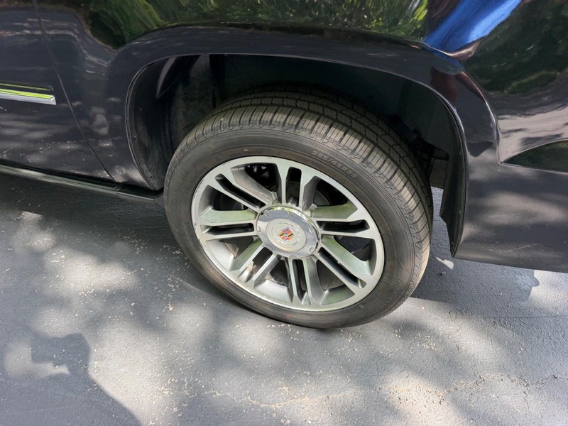 Cadillac Escalade EXT Vehicle Image 06