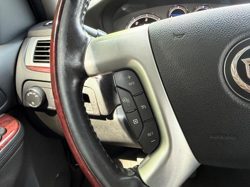 Cadillac Escalade EXT Vehicle Image 13