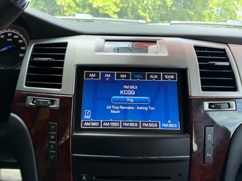 Cadillac Escalade EXT Vehicle Image 15