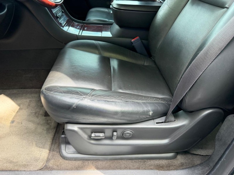 Cadillac Escalade EXT Vehicle Image 20