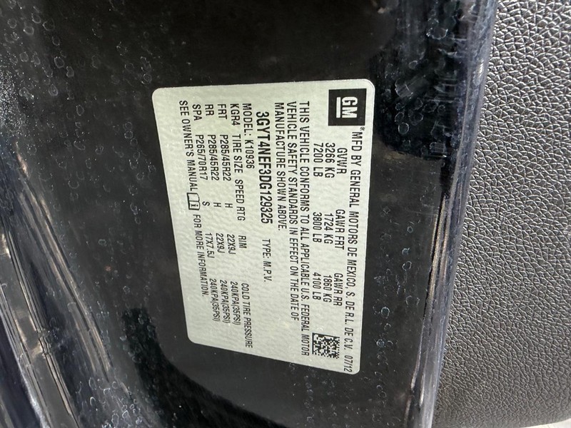 Cadillac Escalade EXT Vehicle Image 23