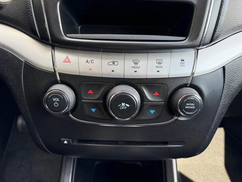 Dodge Journey Vehicle Image 15