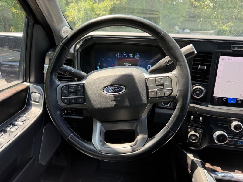Ford Super Duty F-250 SRW Vehicle Image 10