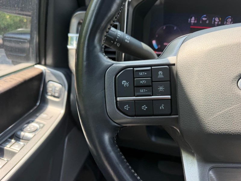 Ford Super Duty F-250 SRW Vehicle Image 11