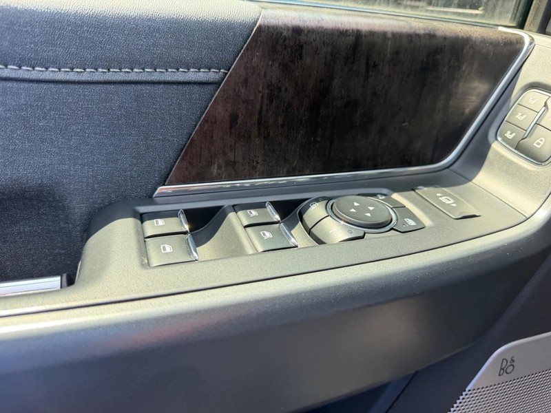 Ford Super Duty F-250 SRW Vehicle Image 16