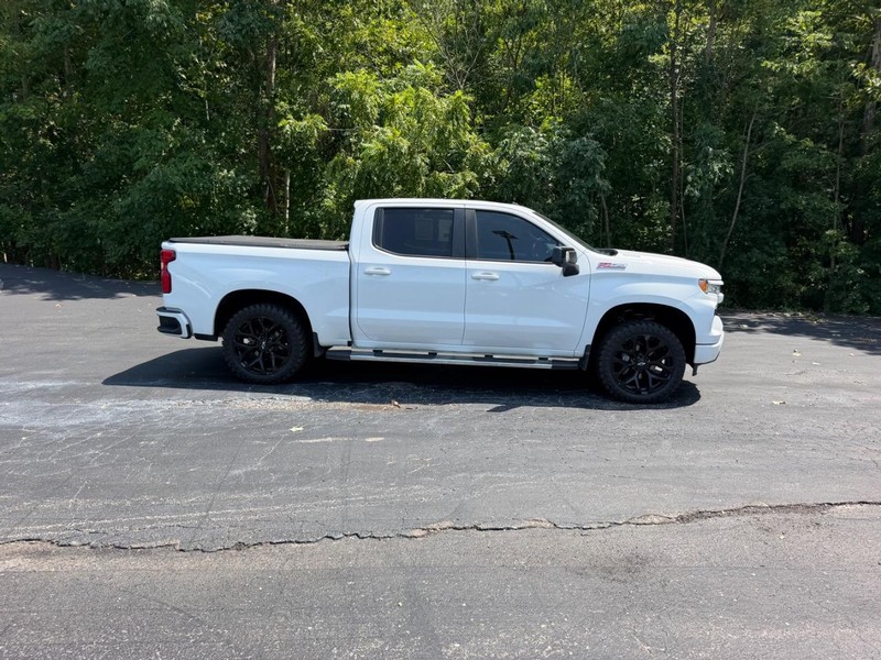 Chevrolet Silverado 1500 Vehicle Image 02