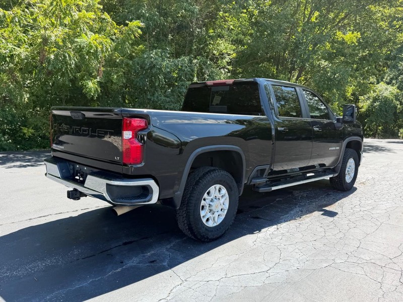 Chevrolet Silverado 2500HD Vehicle Image 03