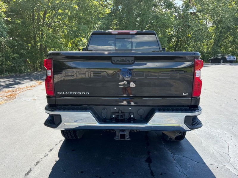 Chevrolet Silverado 2500HD Vehicle Image 04