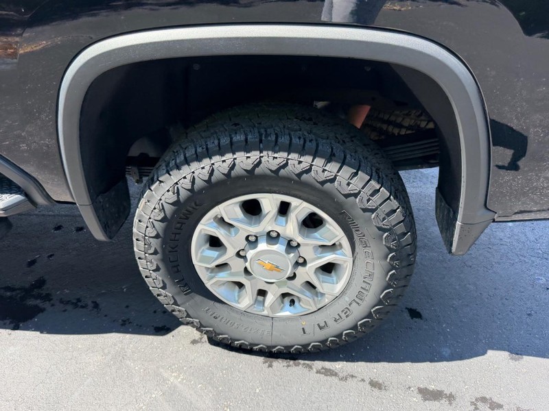 Chevrolet Silverado 2500HD Vehicle Image 06
