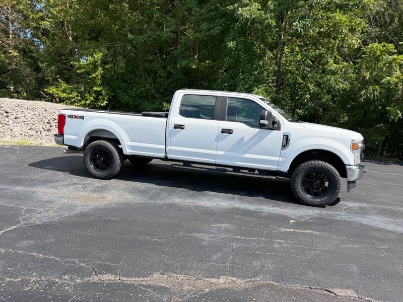 Ford Super Duty F-250 SRW Vehicle Image 02