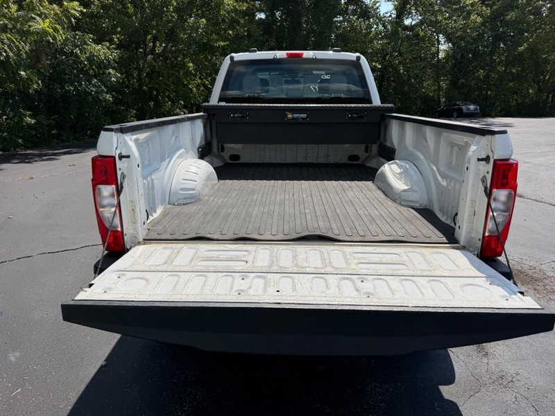 Ford Super Duty F-250 SRW Vehicle Image 05