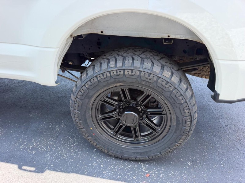 Ford Super Duty F-250 SRW Vehicle Image 06