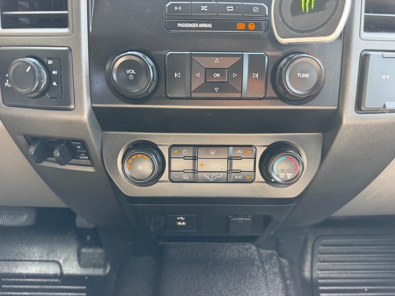 Ford Super Duty F-250 SRW Vehicle Image 13
