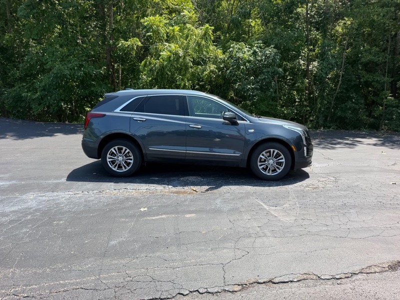 Cadillac XT5 Vehicle Image 02