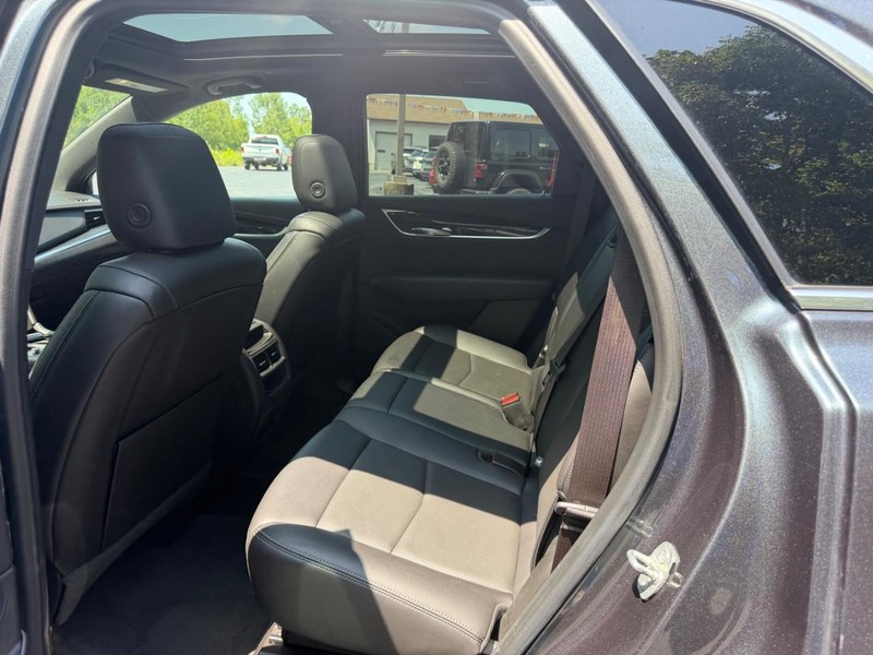 Cadillac XT5 Vehicle Image 08